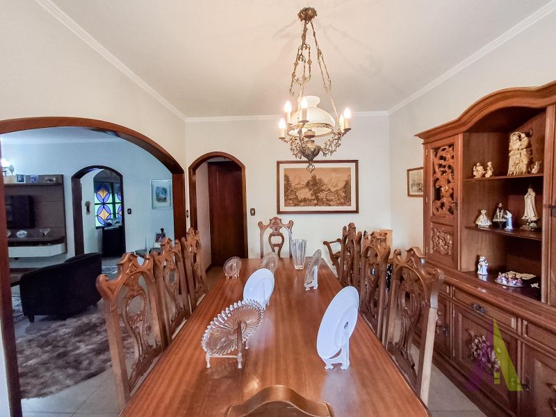 Casa Térrea em Bairro Tradicional  São Roque!