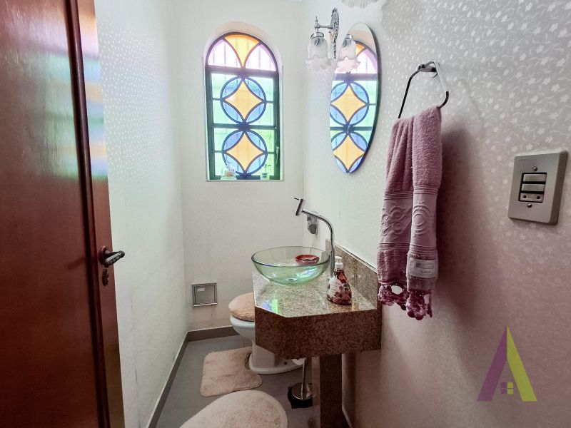 Casa Térrea em Bairro Tradicional  São Roque!