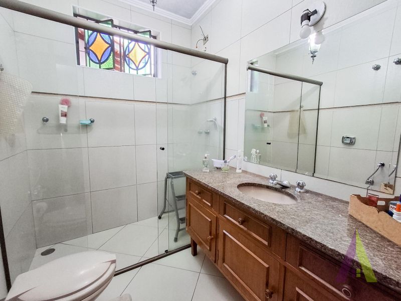 Casa Térrea em Bairro Tradicional  São Roque!