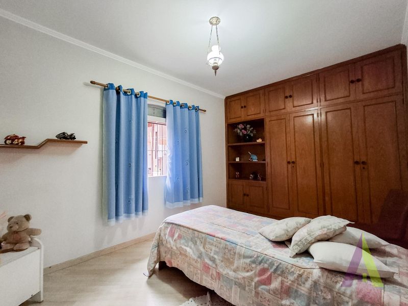 Casa Térrea em Bairro Tradicional  São Roque!