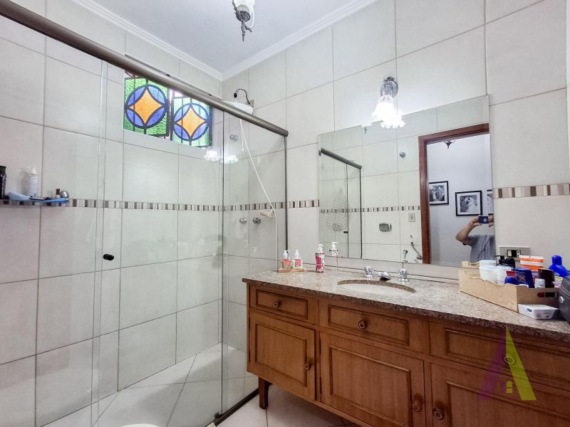 Casa Térrea em Bairro Tradicional  São Roque!