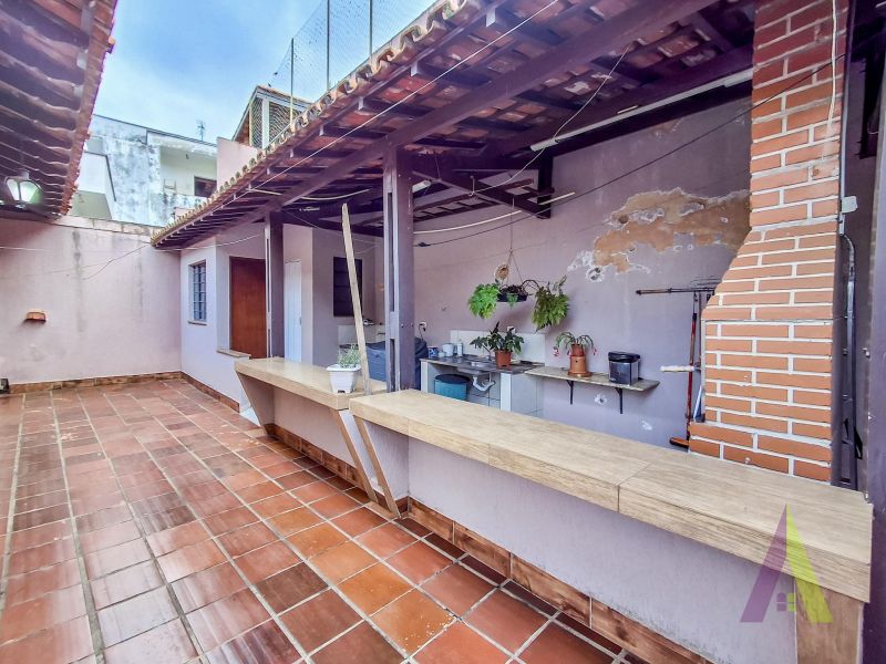 Casa Térrea em Bairro Tradicional  São Roque!
