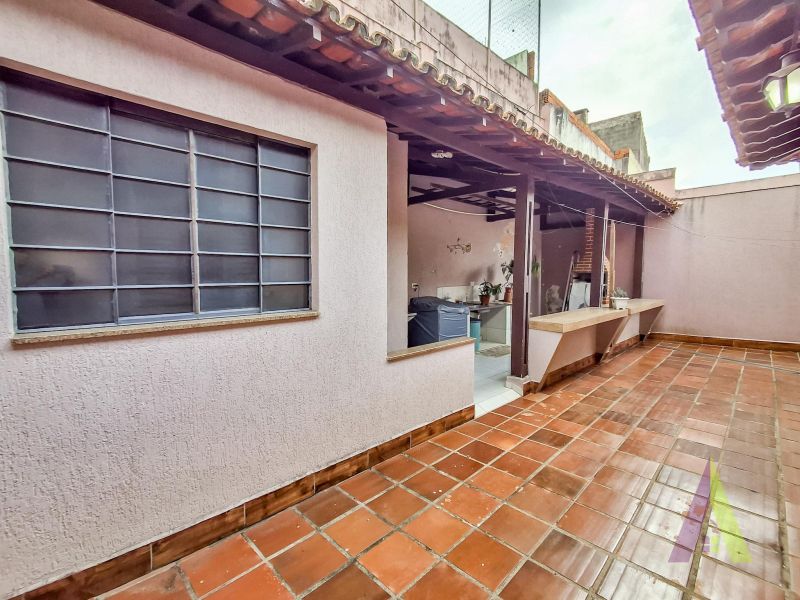 Casa Térrea em Bairro Tradicional  São Roque!