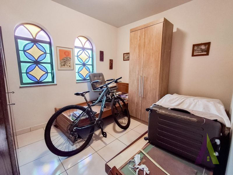 Casa Térrea em Bairro Tradicional  São Roque!