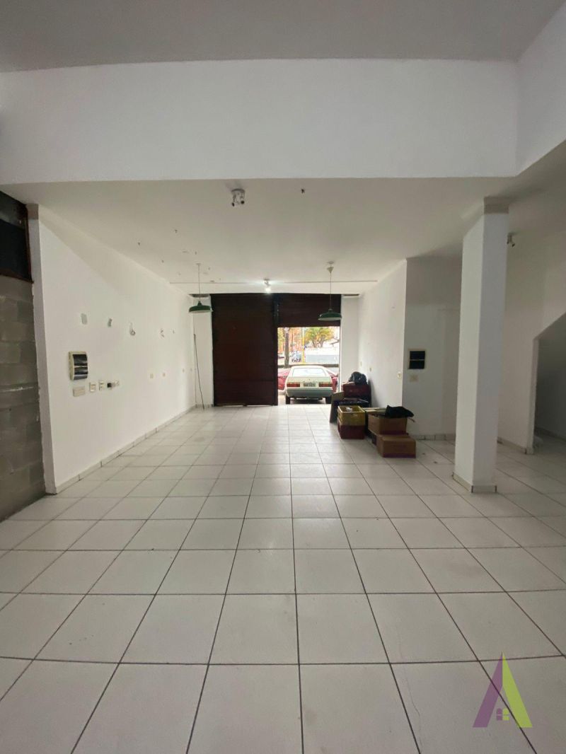 Ponto Comercial no Centro de São Roque!