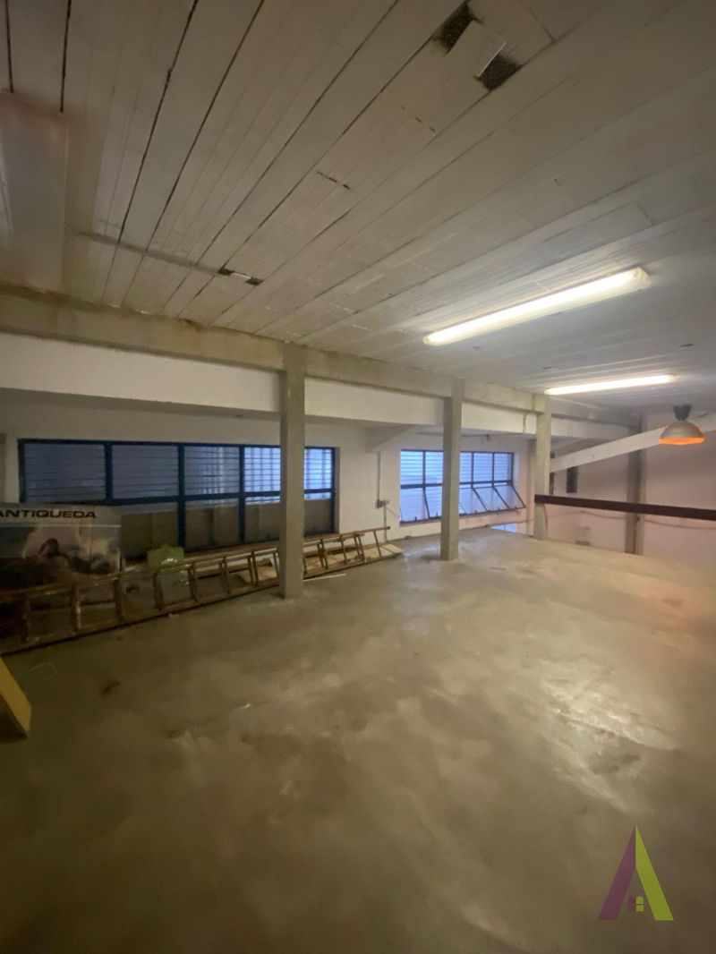Ponto Comercial no Centro de São Roque!