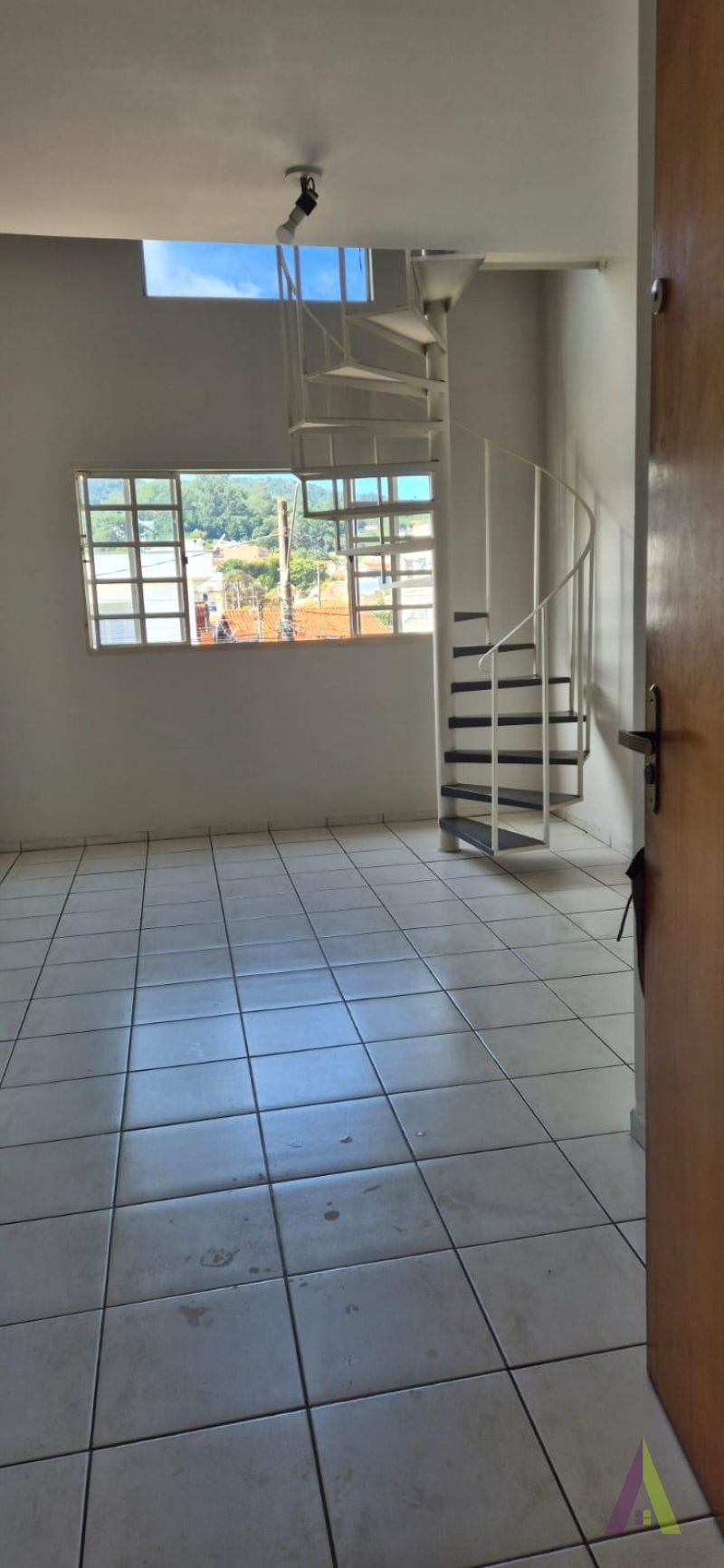 Kitnet Duplex em Bairro Tradicional de São Roque!