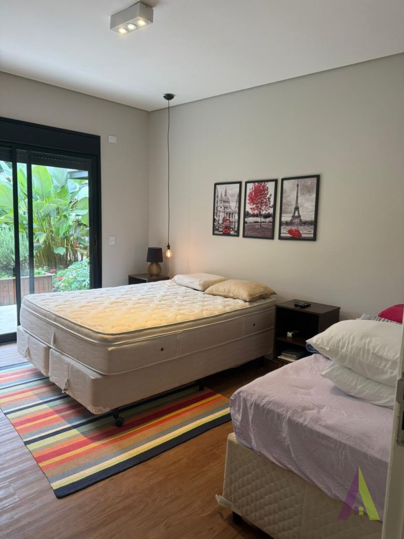 Casa Alto Padrão em Condomínio Fechado de São Roque!