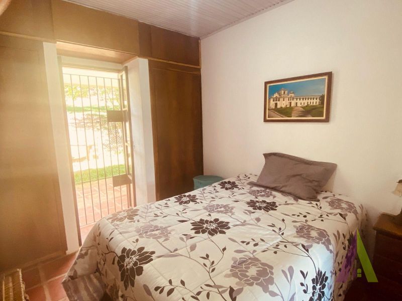Sitio com 3 Casas e Lago em São Roque!