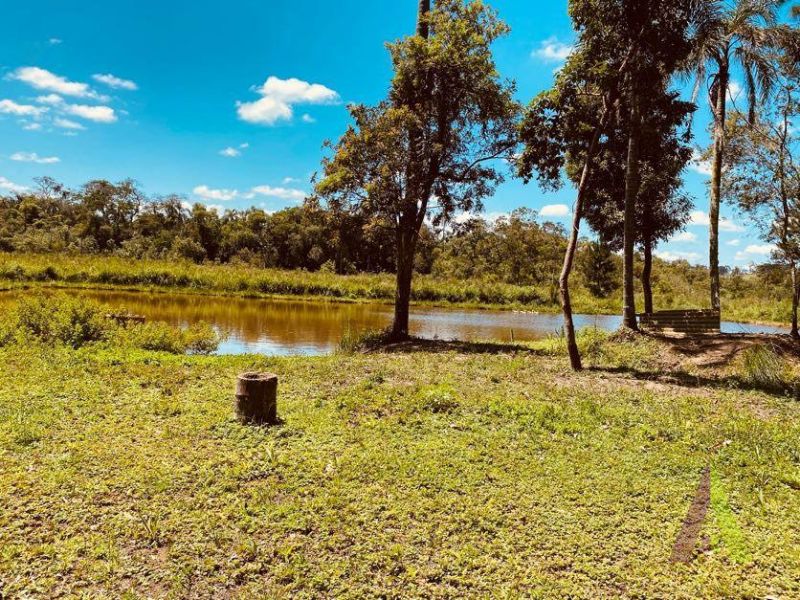 Sitio com 3 Casas e Lago em São Roque!