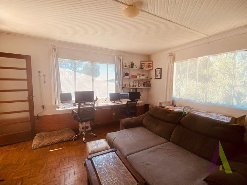 Sitio com 3 Casas e Lago em São Roque!