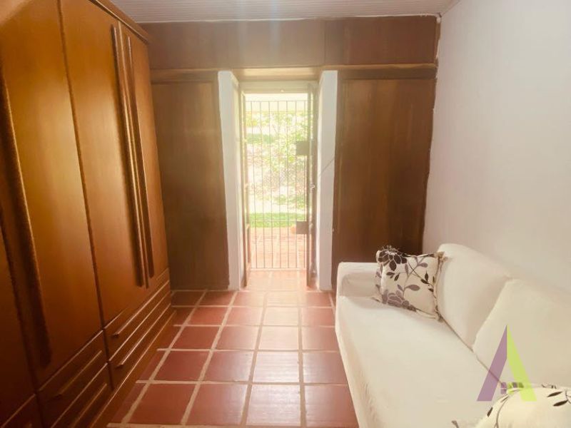 Sitio com 3 Casas e Lago em São Roque!