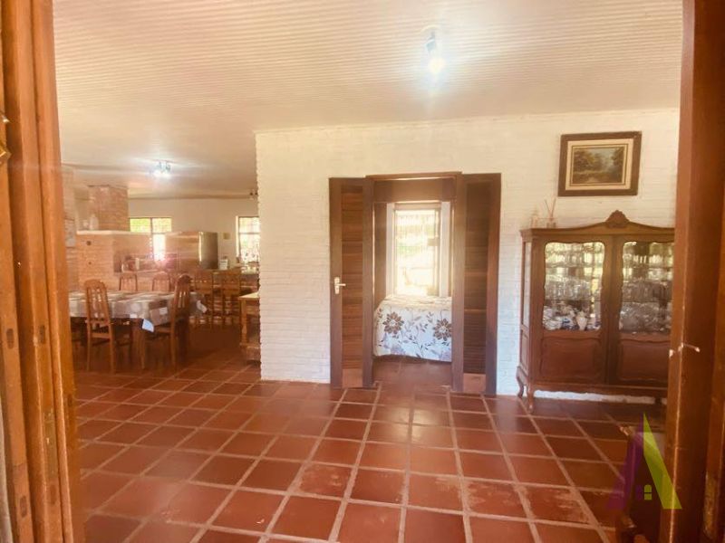 Sitio com 3 Casas e Lago em São Roque!