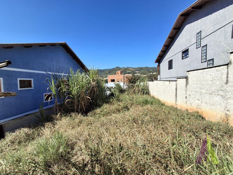 Terreno Plano em Bairro Tradicional em São Roque! 