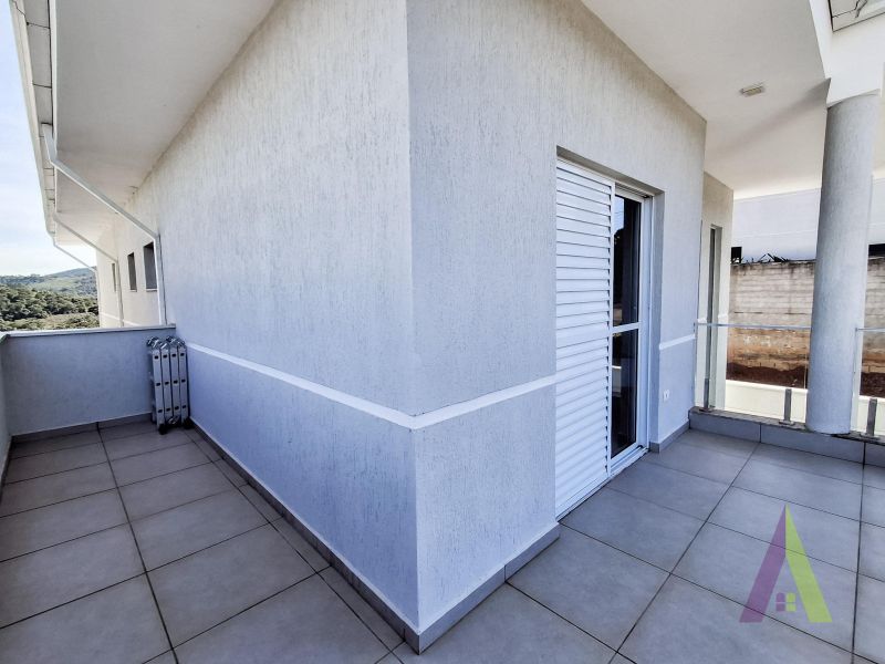 Casa em condomínio com piscina e área gourmet em São Roque!