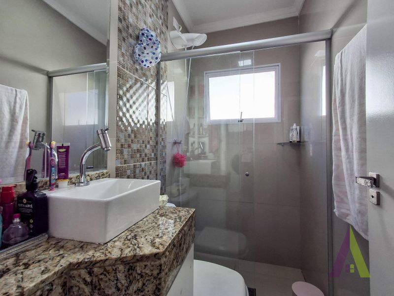 Casa em condomínio com piscina e área gourmet em São Roque!