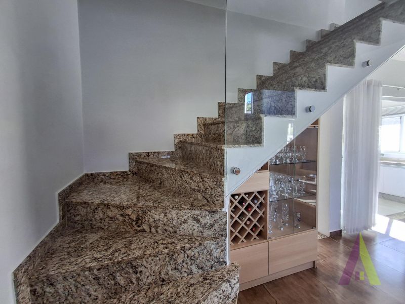 Casa em condomínio com piscina e área gourmet em São Roque!
