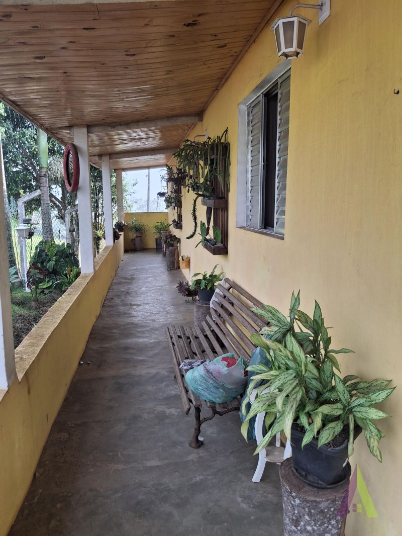 Chácara com piscina e tobogã em São Roque!