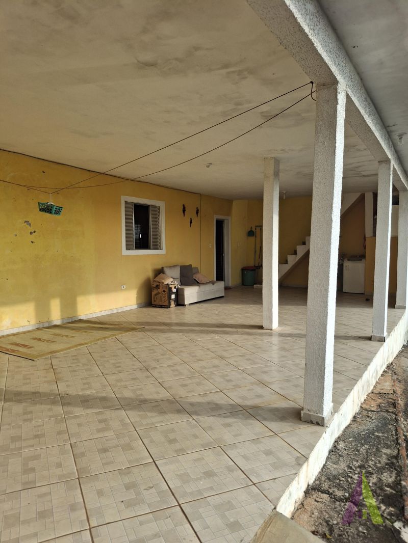 Chácara com piscina e tobogã em São Roque!