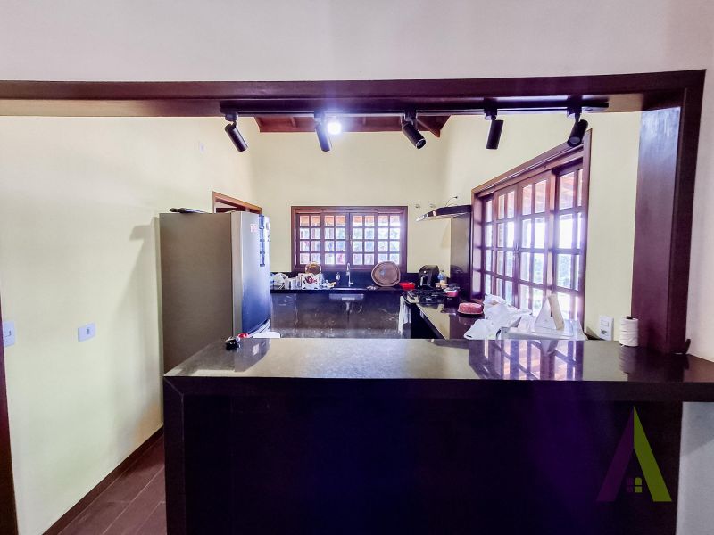 Chácara com piscina e cocheira no Roteiro do Vinho em São Roque!