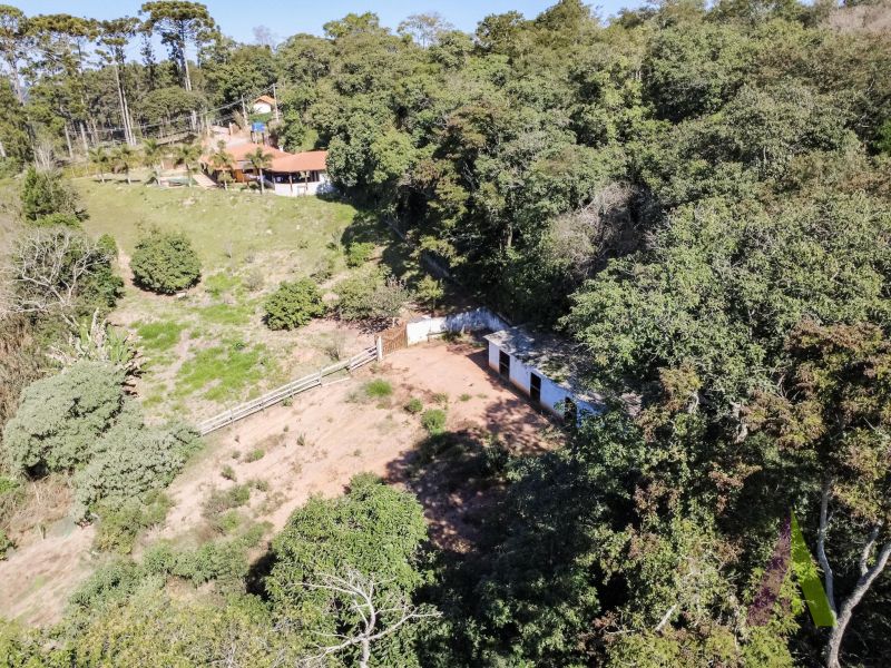 Chácara com piscina e cocheira no Roteiro do Vinho em São Roque!