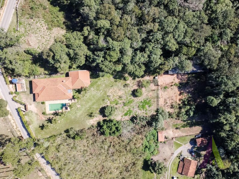 Chácara com piscina e cocheira no Roteiro do Vinho em São Roque!