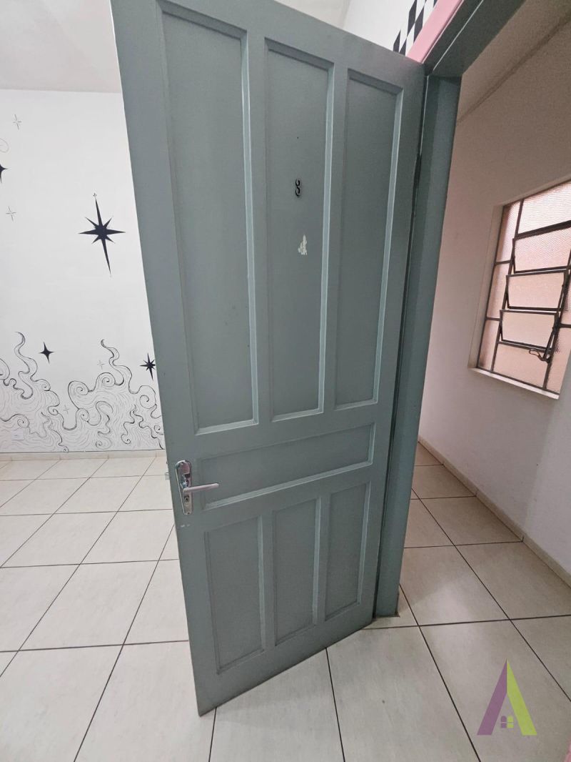 Sala Comercial na Praça da Matriz em São Roque!