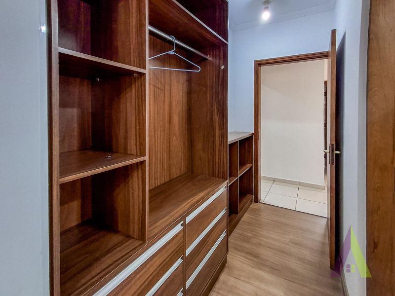 Condomínio em Vila Marques, SÃO ROQUE - Sobrado de Alto Padrão com Atelier Avarandado e Linda Vista no Coração de São Roque! - Foto 48