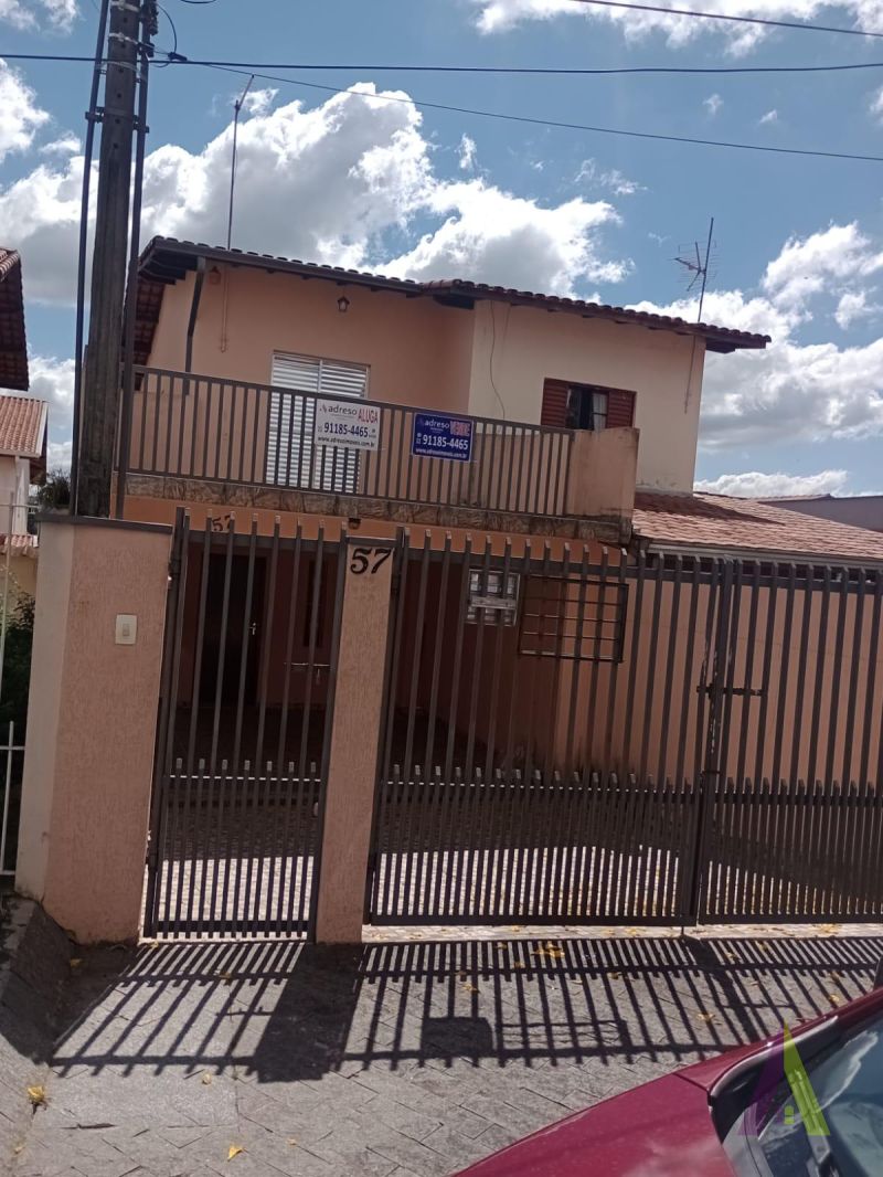Casa em Jardim São José, SÃO ROQUE - Sobrado em Bairro Tradicional em São Roque! 