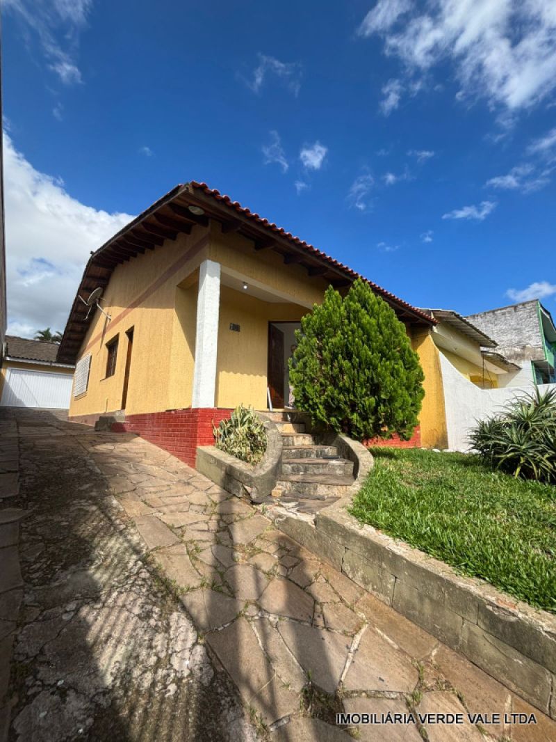 Casa 3D  no bairro RUBEM BERTA em PORTO ALEGRE