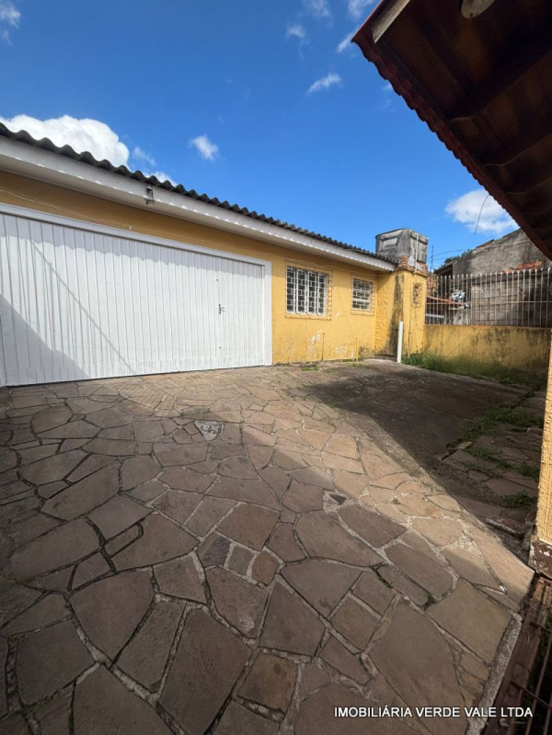 Casa 3D  no bairro RUBEM BERTA em PORTO ALEGRE