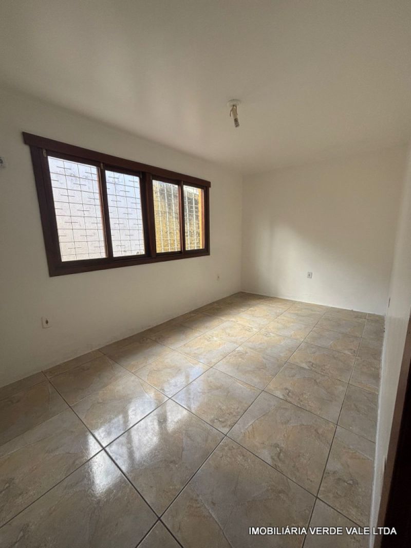 Casa 3D  no bairro RUBEM BERTA em PORTO ALEGRE