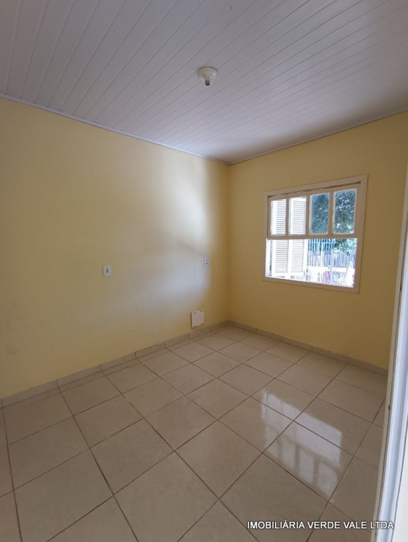 Casa 3D  no bairro RUBEM BERTA em PORTO ALEGRE