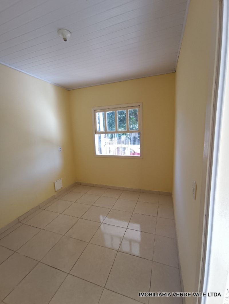 Casa 3D  no bairro RUBEM BERTA em PORTO ALEGRE