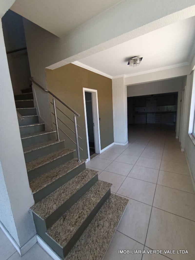 Casa 3D  no bairro RUBEM BERTA em PORTO ALEGRE