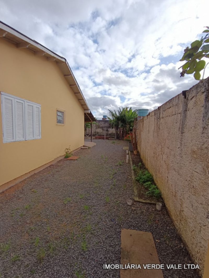 Casa 2D  no bairro SUMARE em ALVORADA