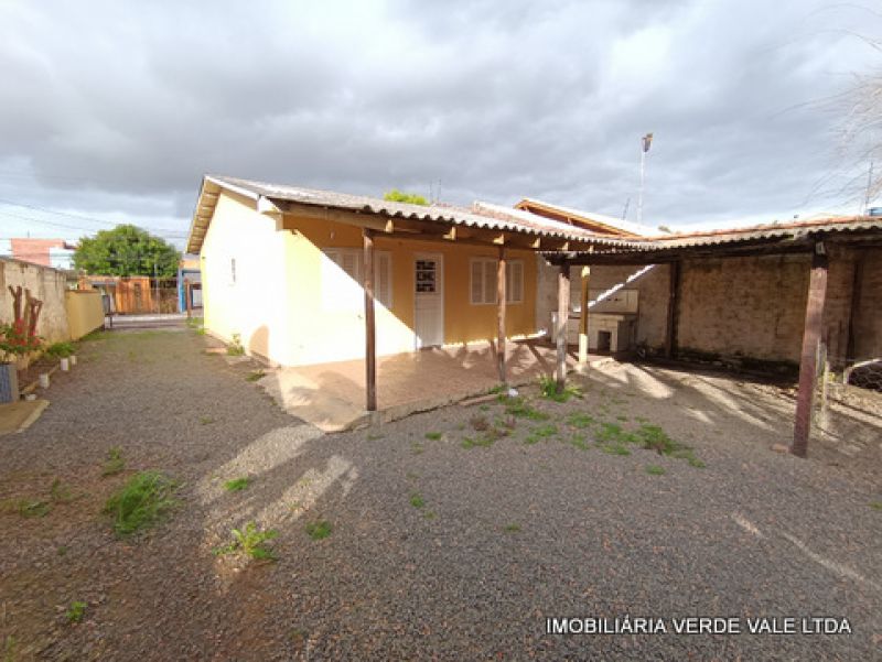 Casa 2D  no bairro SUMARE em ALVORADA