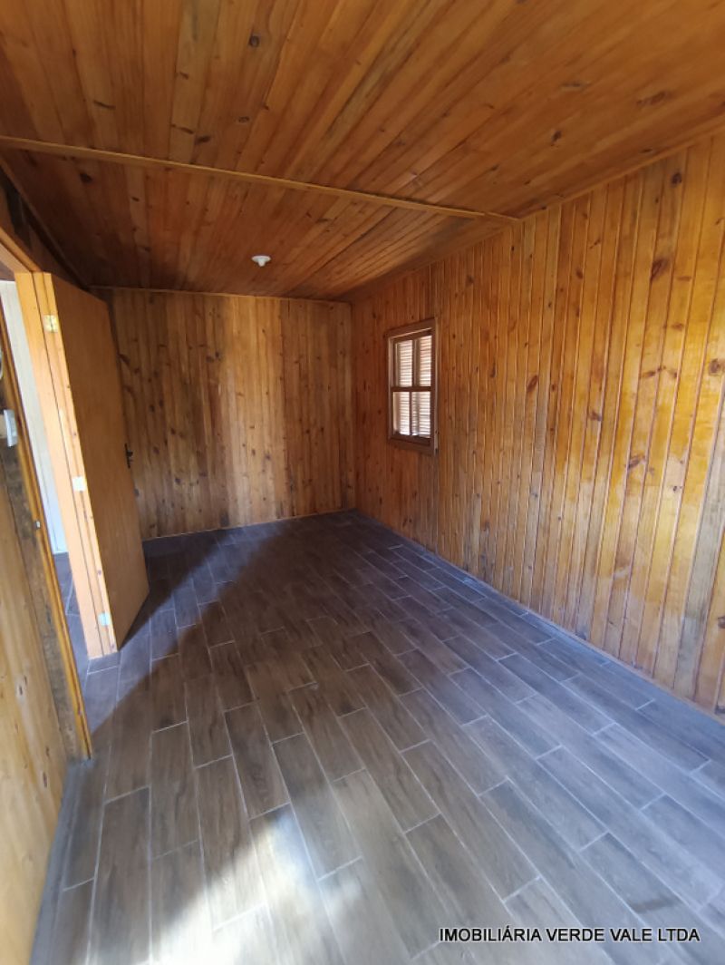 Casa 1D  no bairro VILA ELZA em VIAMAO