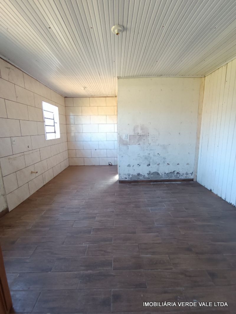 Casa 1D  no bairro VILA ELZA em VIAMAO