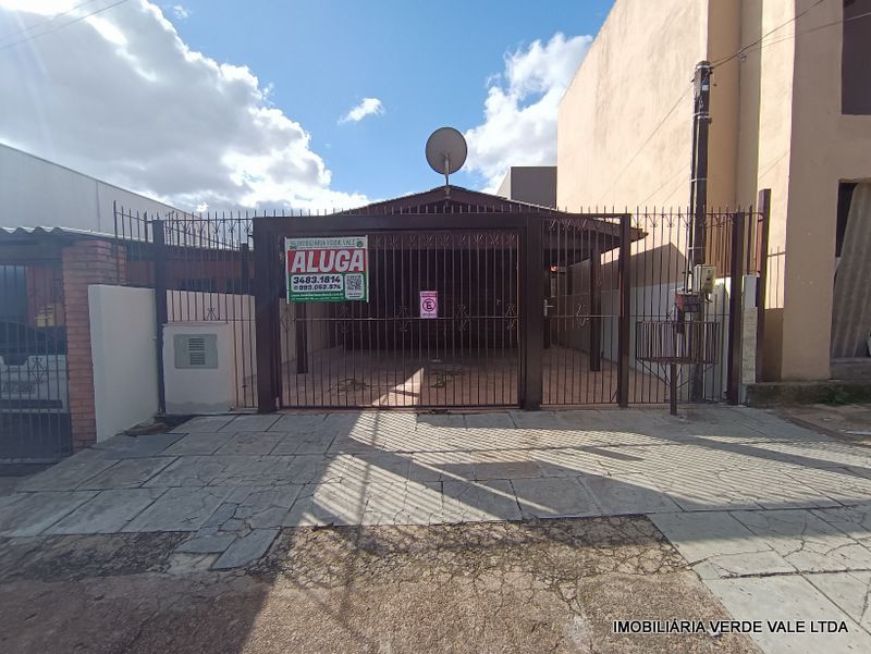 Casa 3D  no bairro JARDIM ALGARVE em ALVORADA