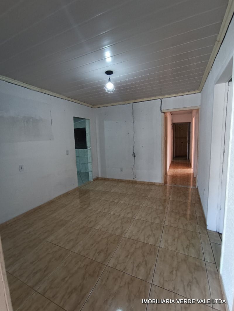 Casa 4D  no bairro PIRATINI em VIAMAO