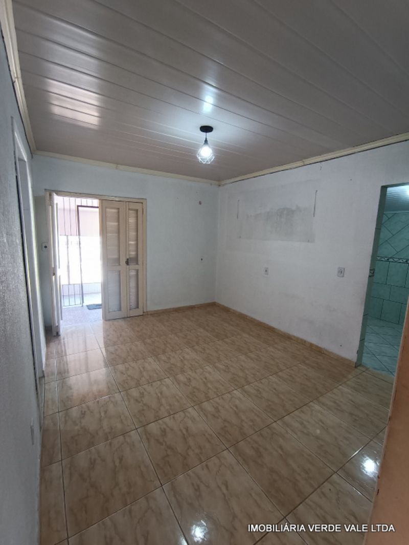 Casa 4D  no bairro PIRATINI em VIAMAO