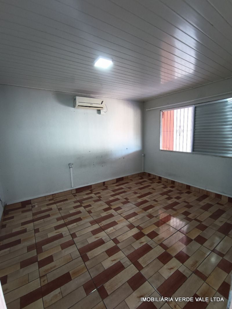 Casa 4D  no bairro PIRATINI em VIAMAO