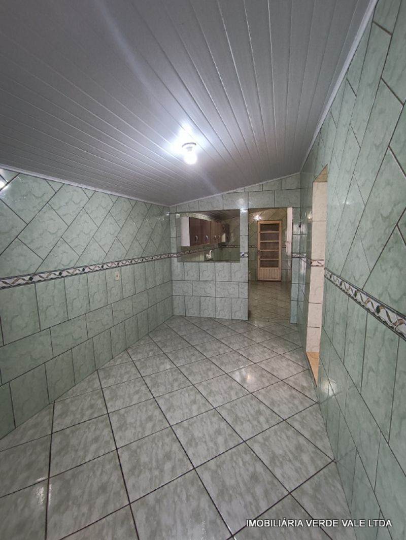Casa 4D  no bairro PIRATINI em VIAMAO