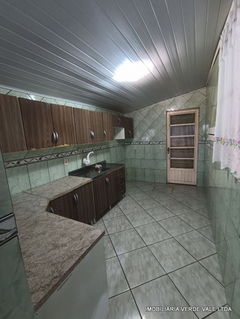 Casa 4D  no bairro PIRATINI em VIAMAO