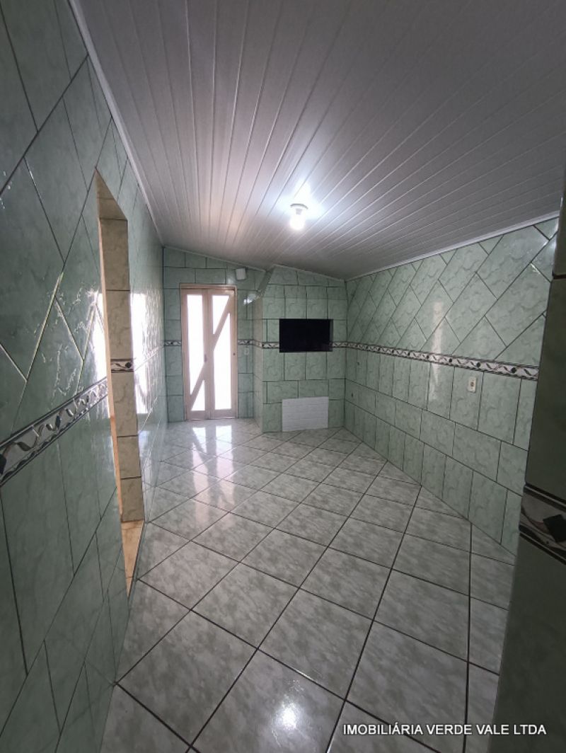 Casa 4D  no bairro PIRATINI em VIAMAO