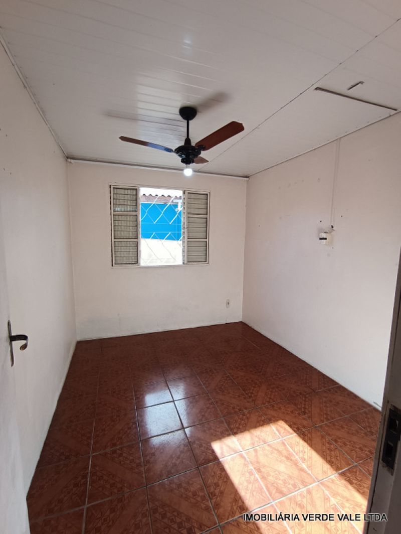 Casa 4D  no bairro PIRATINI em VIAMAO