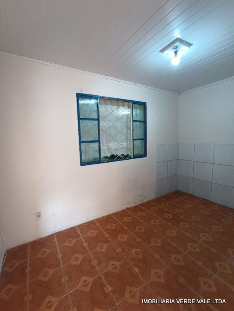 Casa 4D  no bairro PIRATINI em VIAMAO