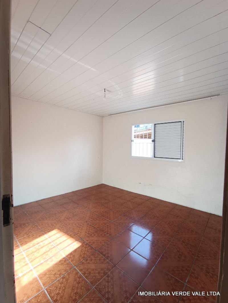 Casa 4D  no bairro PIRATINI em VIAMAO