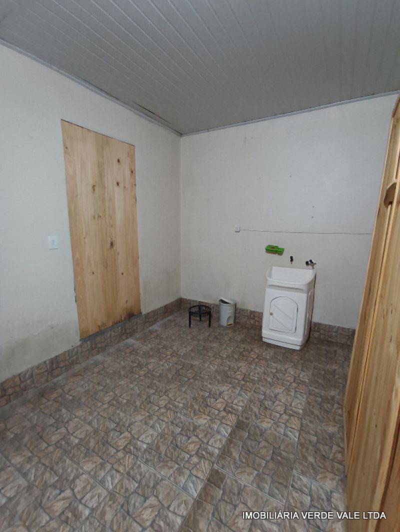 Casa 4D  no bairro PIRATINI em VIAMAO